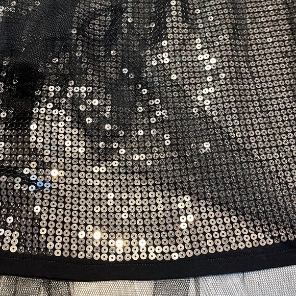 Sequin skirt with tulle overlay. Great for parties! - Picture 2 of 8